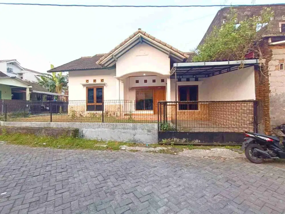 Disewakan rumah dekat kampus UII Pusat
