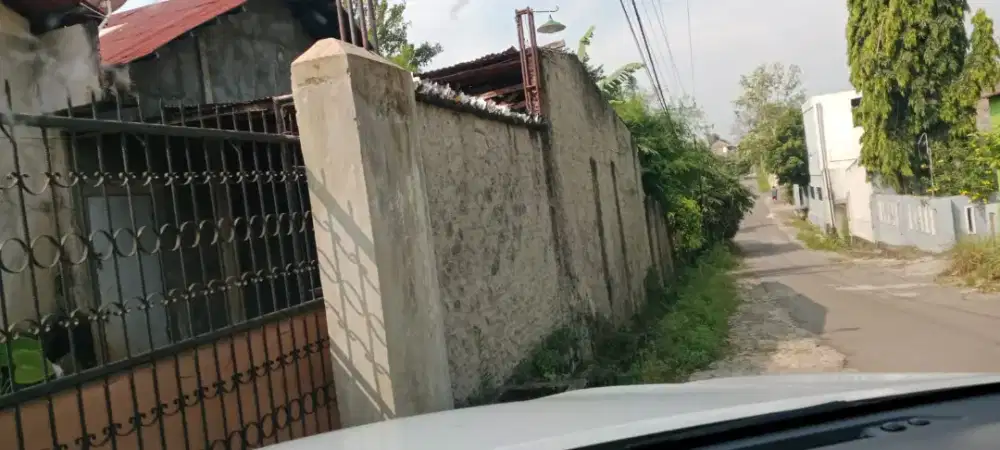 Di jual tanah dan gudang
