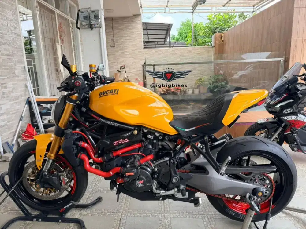 Ducati monster 821 yellow 2018