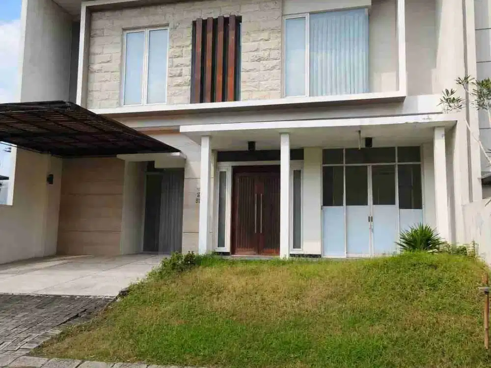 Disewakan Rumah 2 Lantai, Siap Huni. Citraland Surabaya Kota
