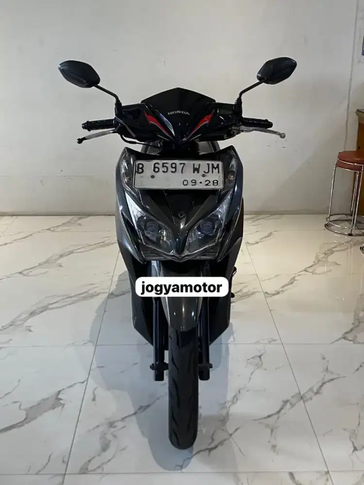 1 - Honda Vario 125 KZR Tahun 2013