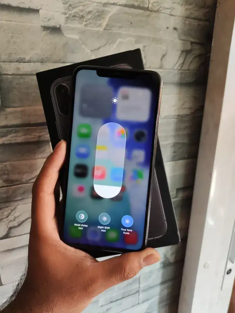 IPHONE 11 PRO MAX 64GB LIKE NEW