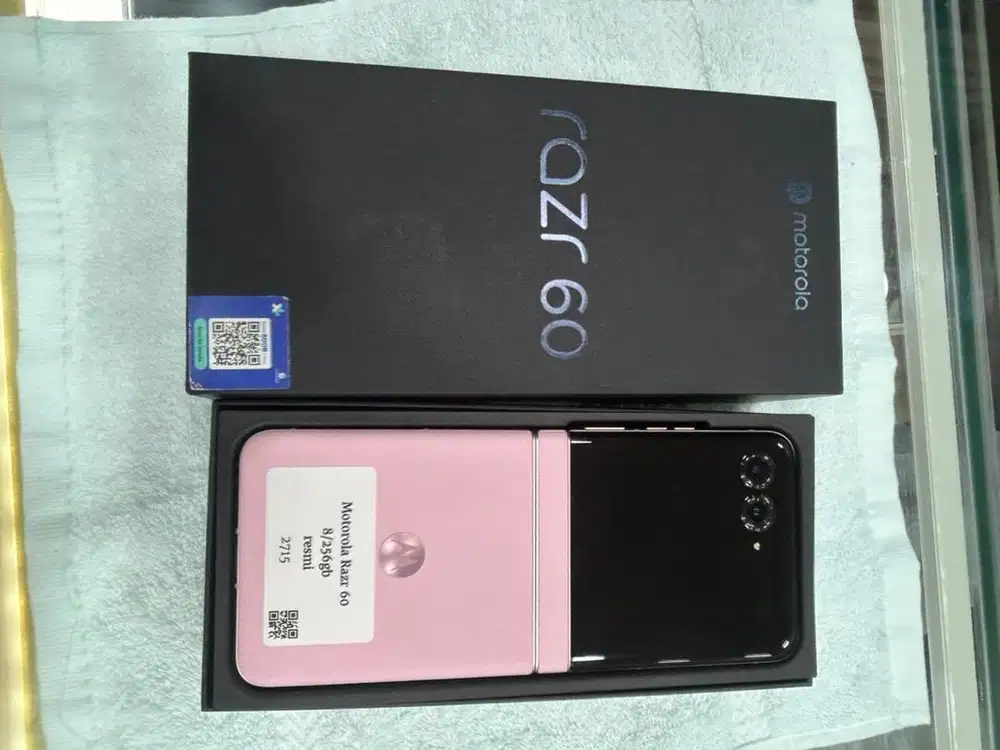 Motorola Razr 60 Ram 8/256Gb Resmi Indonesia Normal Fullset