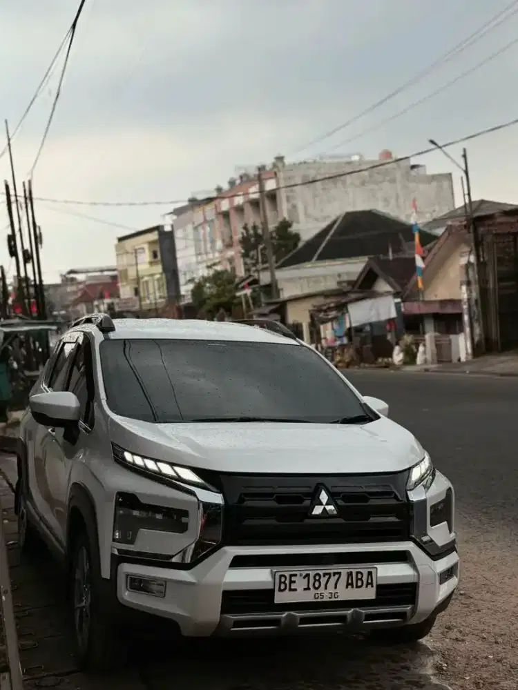 Xpander Cross premium like new