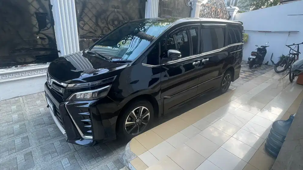 Toyota Voxy 2021 Bensin