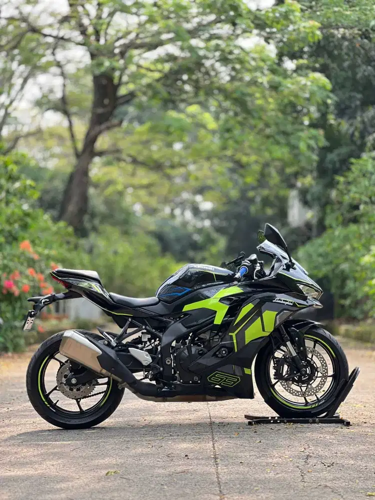 KAWASAKI ZX25R TFT NON ABS HITAM 2025 KM 1K PAJAK ON SIAP GAS TOURING