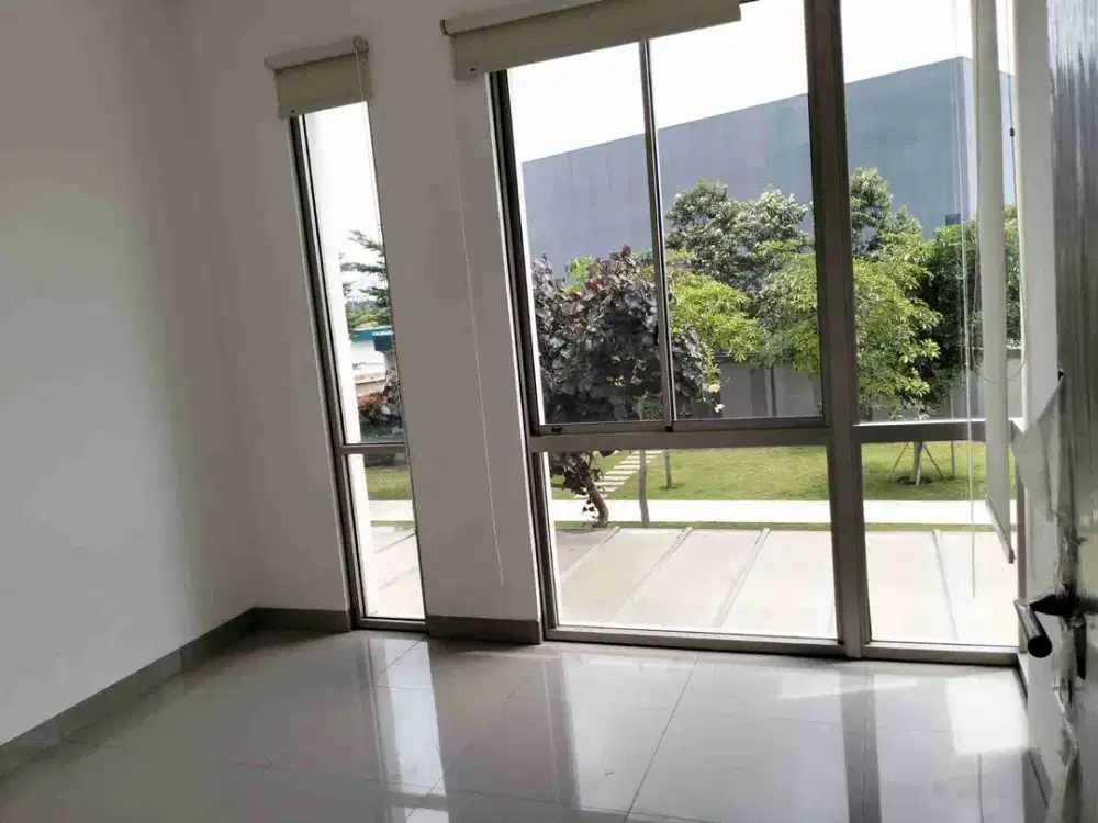 DISEWAKAN RUMAH SAN ANTONIO 4,5X10 KOSONG PIK2