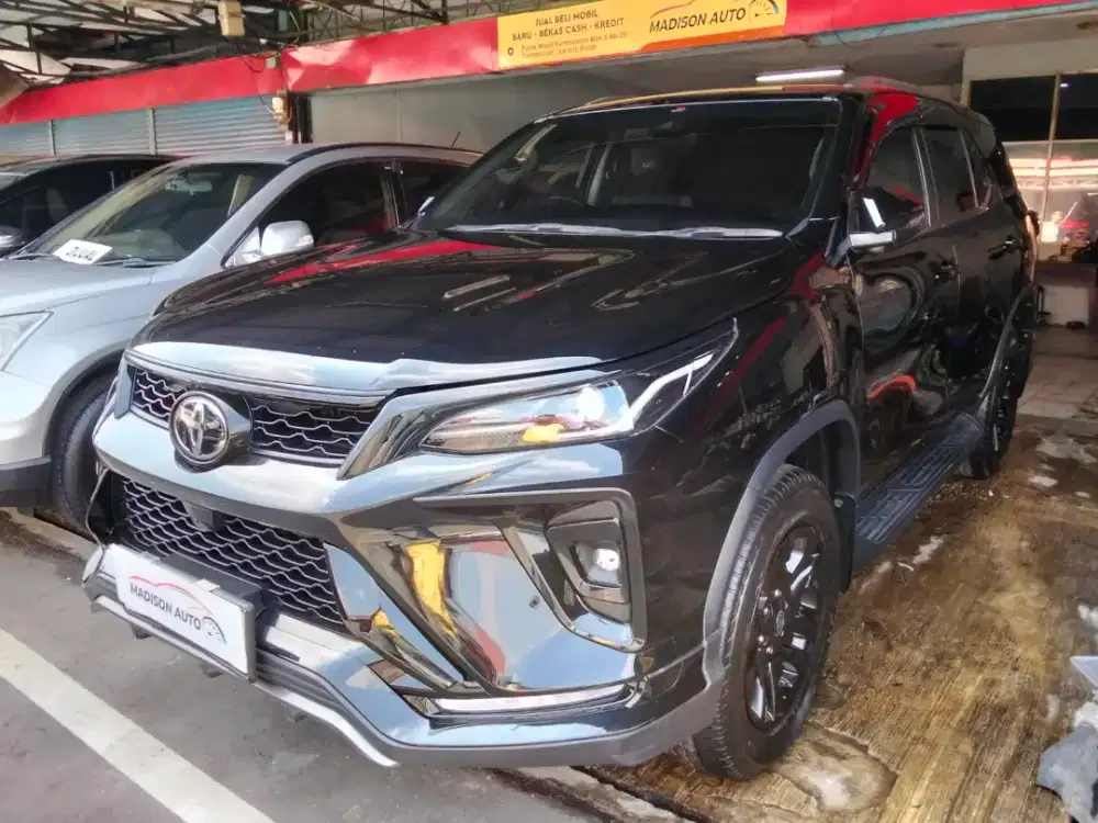 Toyota Fortuner Legender 2.8 AT 2025