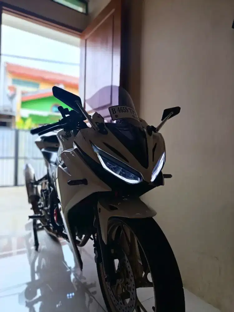 Honda CBR 150R Tahun 2017 Di Bintaro