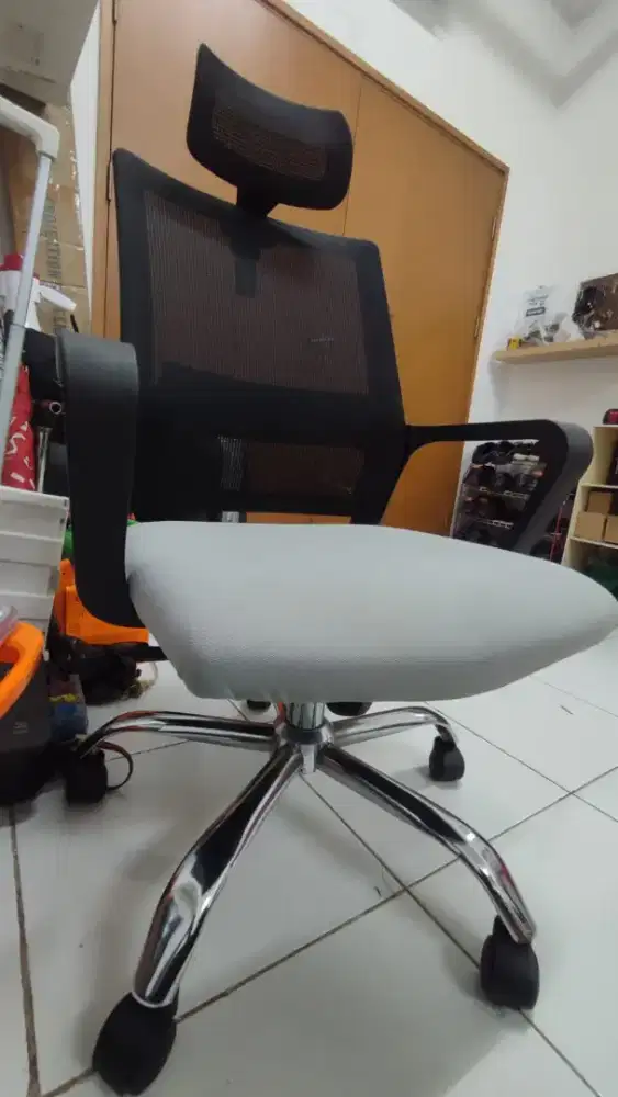 Bangku kantor goyang