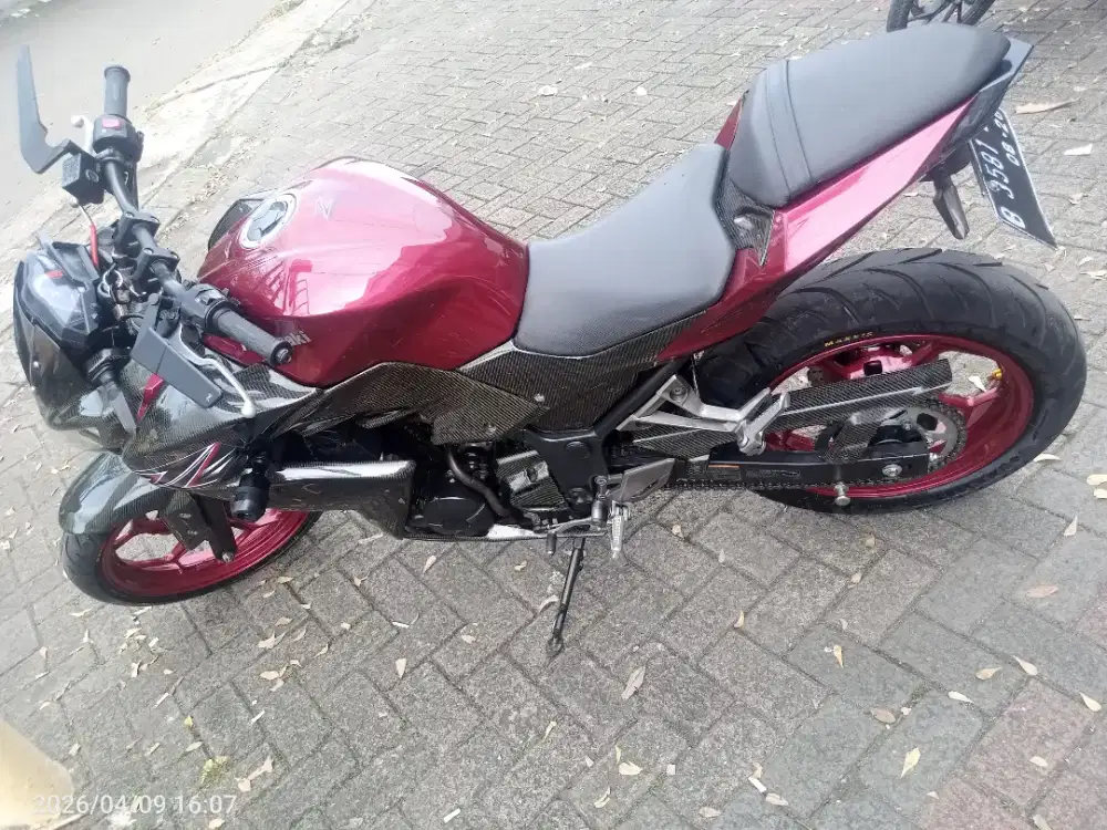 KAWASAKI Z250 MERAH MAROON