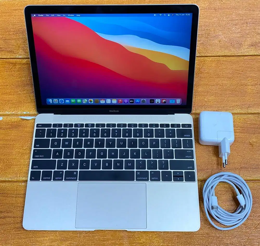 macbook retina 12 inc 2015 ram 8 256gb ibox bekas