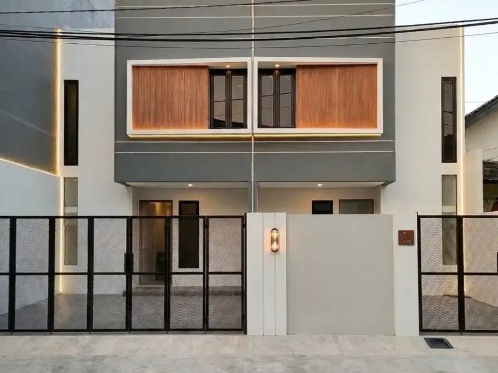 RUMAH DAERAH SUTOREJO HADAP UTARA ROW JALAN 2.5 mobil