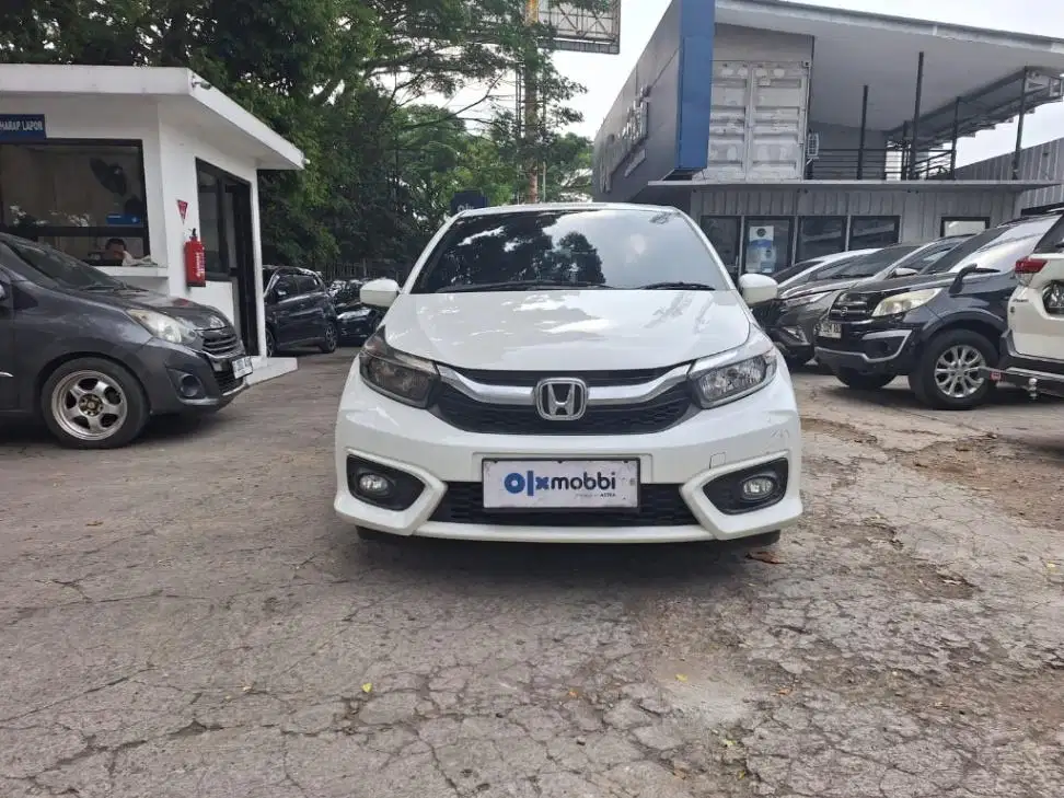LOW DP Honda Brio Satya 1.2 E Bensin-AT 2022 VDG
