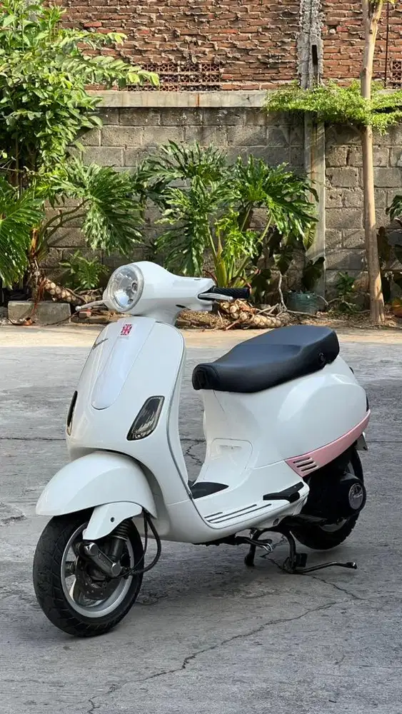 Vespa LX 150 3v white