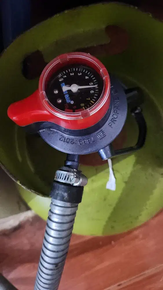 KOMPOR 2 TUNGKU + 1 TABUNG GAS + REGULATOR + SELANG