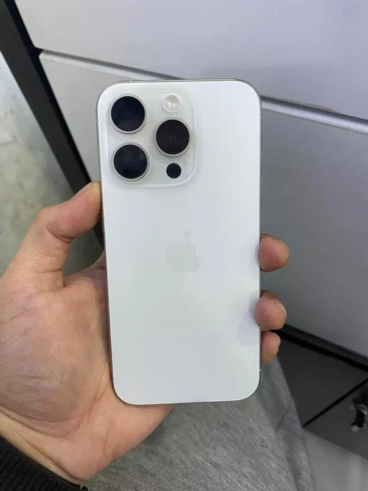 iPhone 15 pro 256gb iBox
