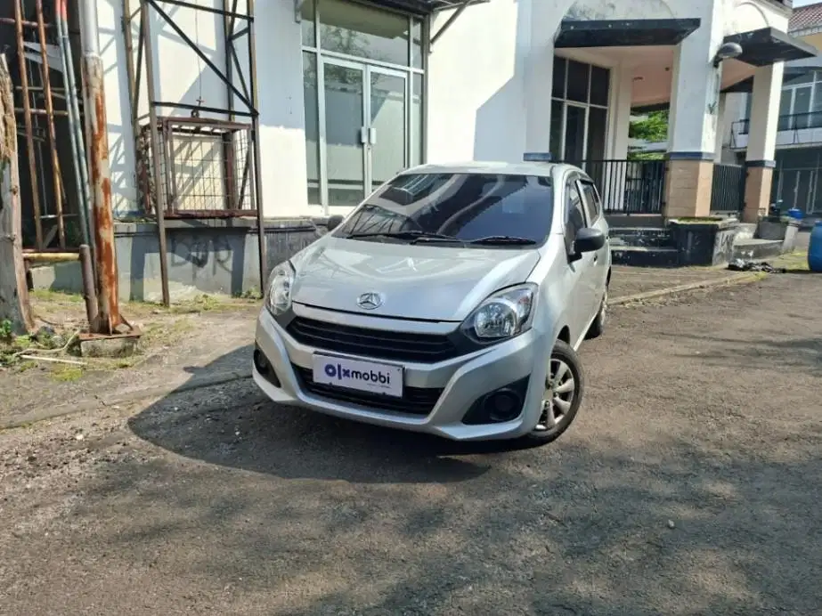 KM Rendah - Daihatsu Ayla 1.0 D Bensin MT 2017 Silver