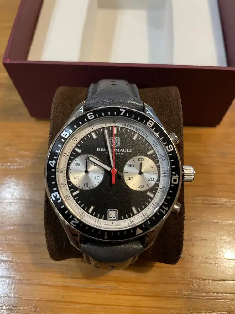Jam tangan Bruno magli chronograph, 43 mm, made in italy