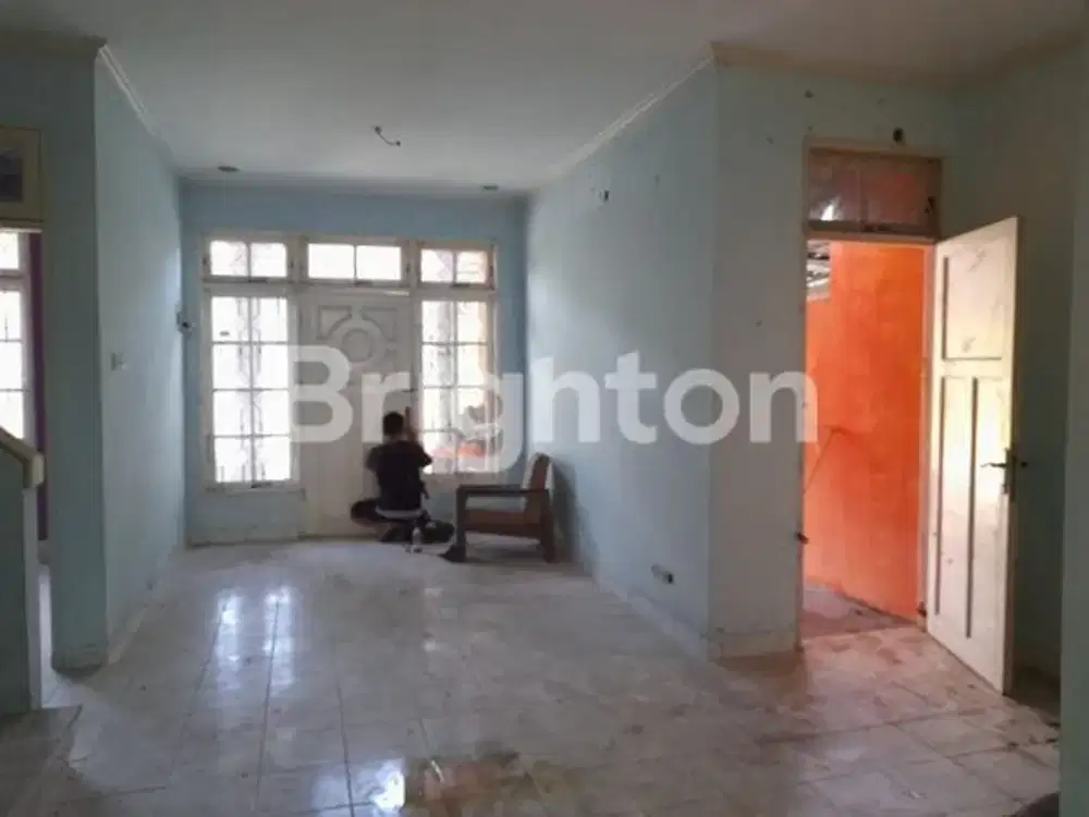 DI JUAL CEPAT RUMAH DUA LANTAI DI PERUMAHAN BALIKPAPAN BARU