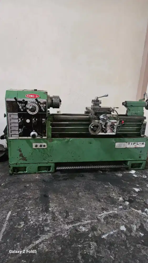 Dijual mesin bubut taiwan 1 mtr