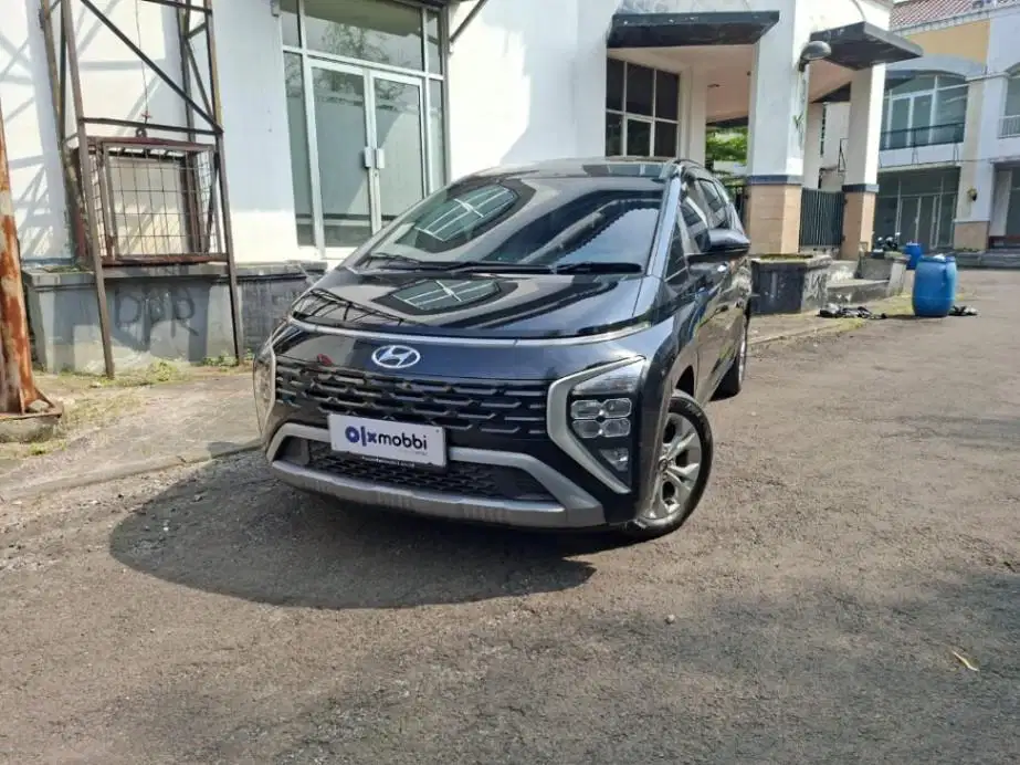 Like New - Hyundai Stargazer 1.5 Trend Essential Bensin AT 2025 Hitam