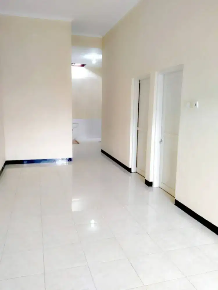 Disewakan Rumah Bersih Nyaman Setro Timur Surabaya