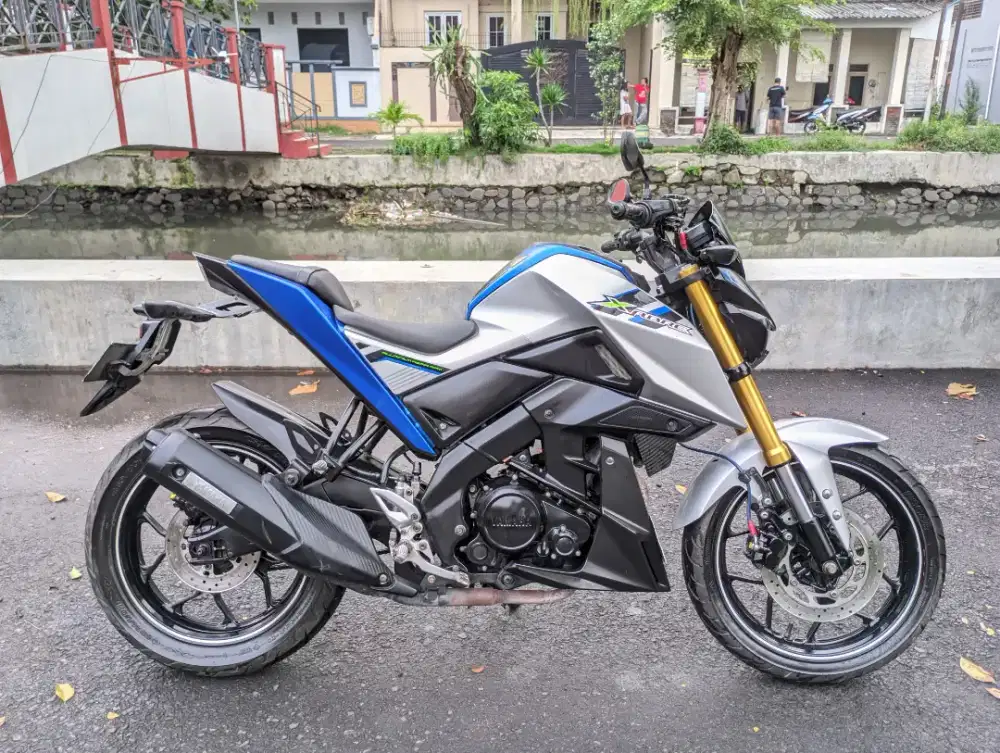 Xabre 2016 biru silver mesin topp