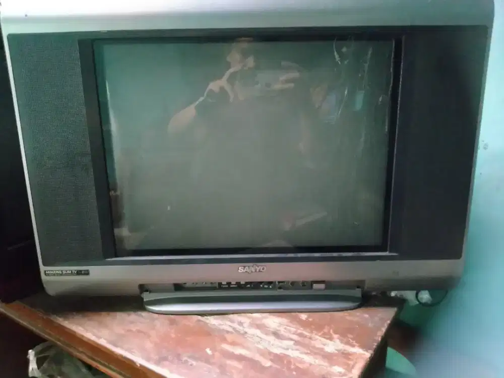 Tv tabung merk Sanyo 21 inc slim bergaransi