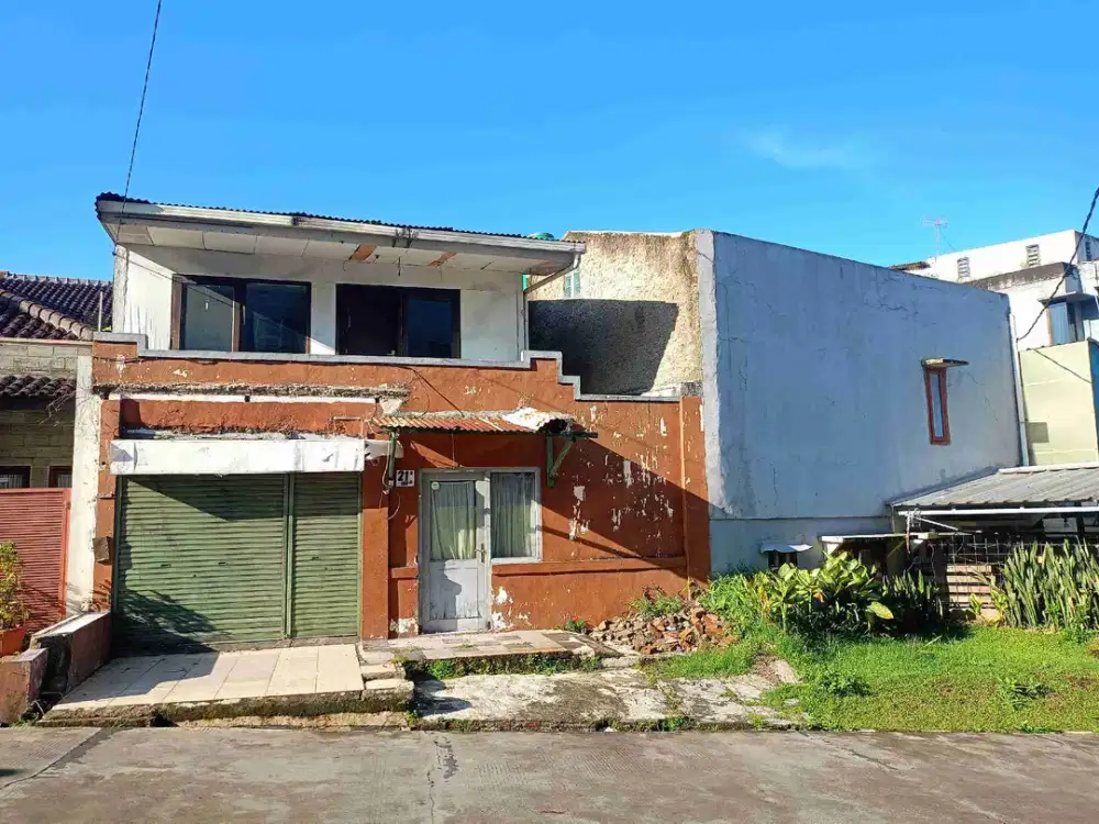 Khusus Cash, Rumah Hitung Tanah di jalan utama Komplek Dago Asri