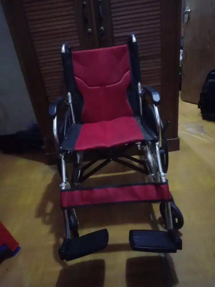 Kursi roda omega
