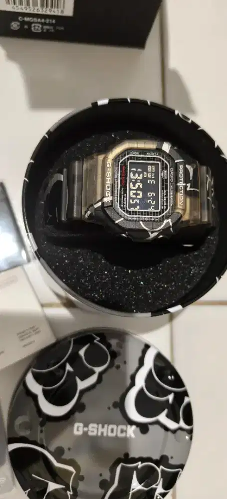 Casio G-Shock

DW-5000SS-1DR Jam Tangan Pria GSHOCK DW5000 DW-5600SS-1