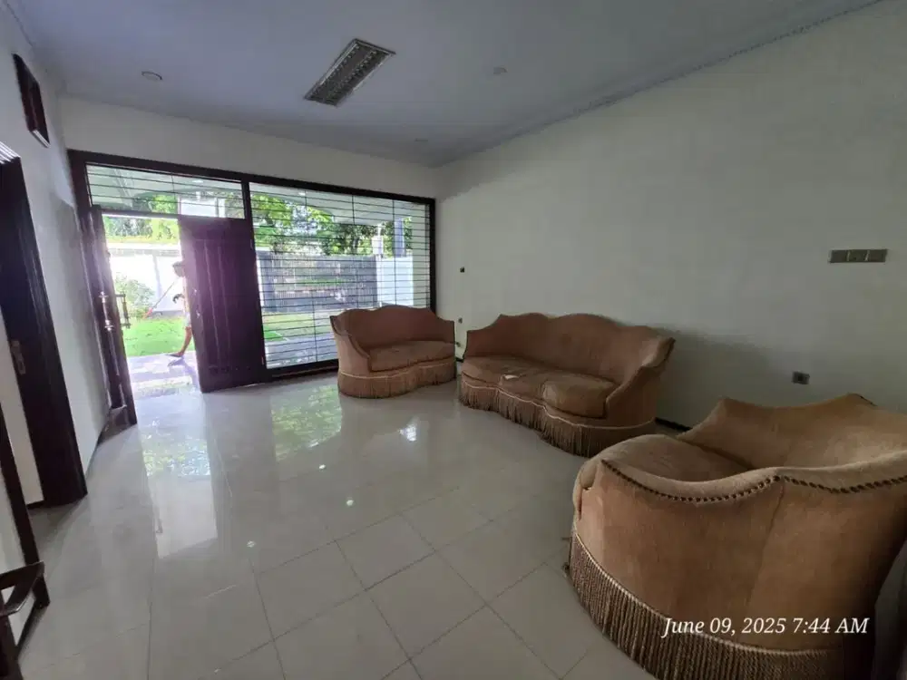 SEWA Rumah 2 Lantai Manyar Kertoarjo (area Komersil), Surabaya Timur