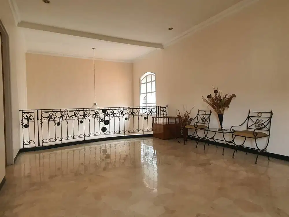 Disewakan Rumah Full Furnish Mewah di Sayap Buah Batu Bandung