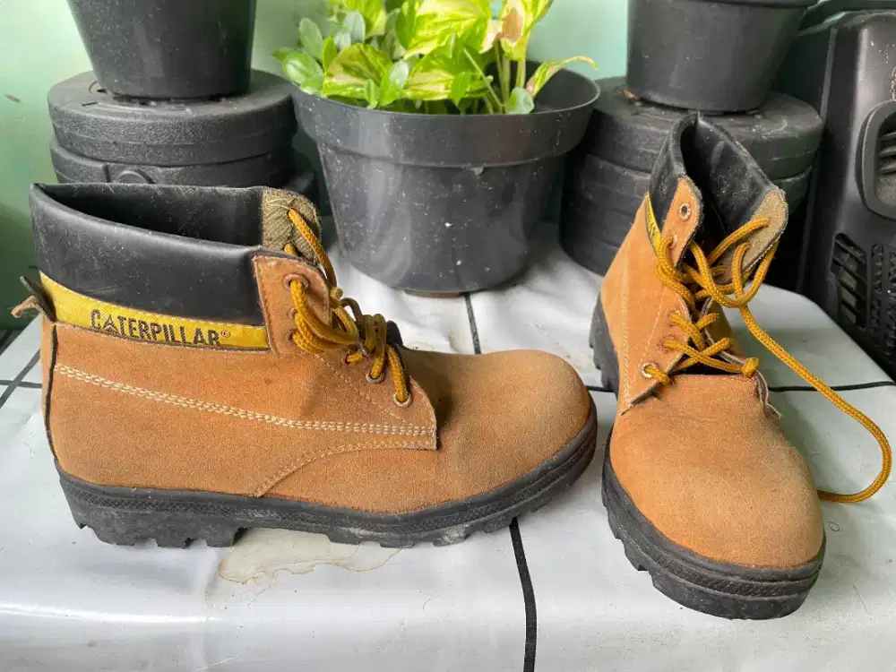 Caterpilar sepatu tracking