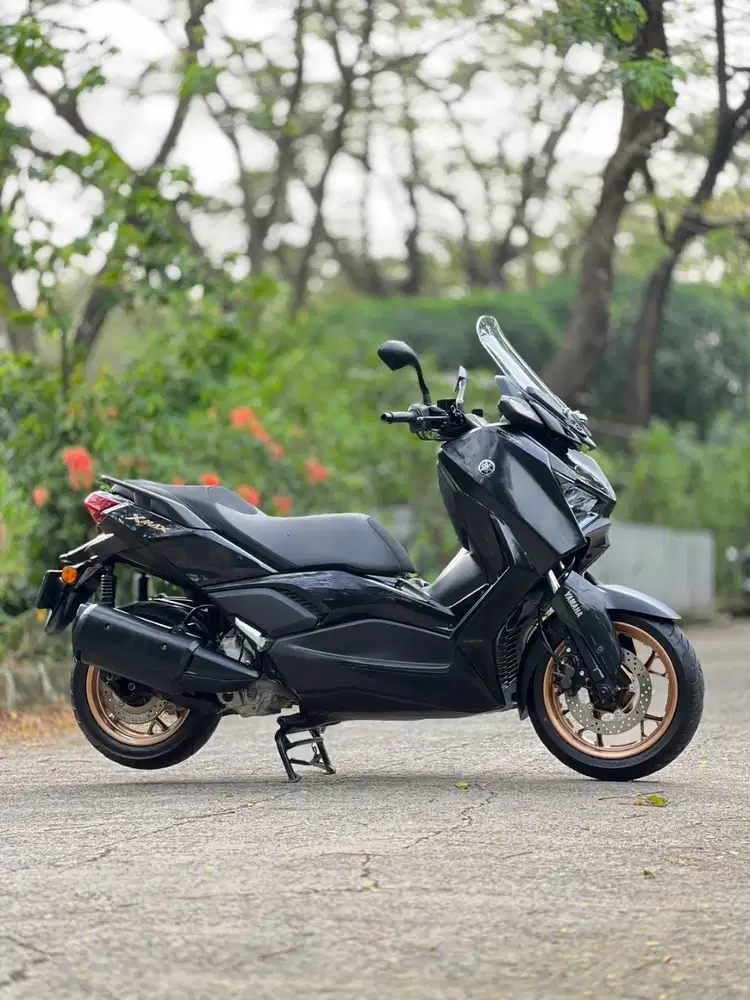 YAMAHA NEW XMAX 250 ABS CONNECTED HITAM 2023 KM 4K PAJAK PANJANG MULUS