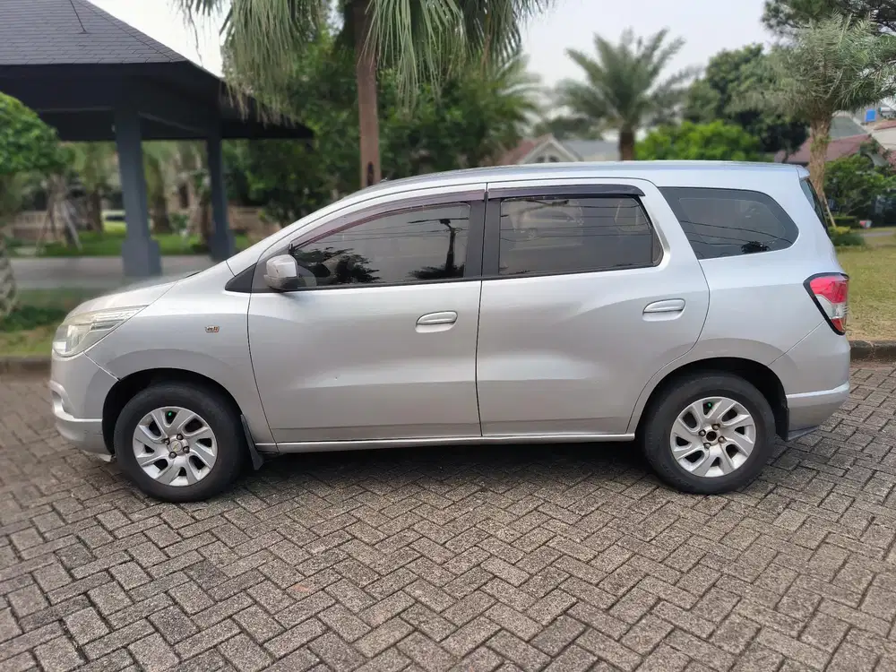 Chevrolet Spin 2014 Bensin