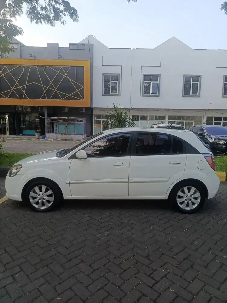 Kia Rio 2011 Bensin