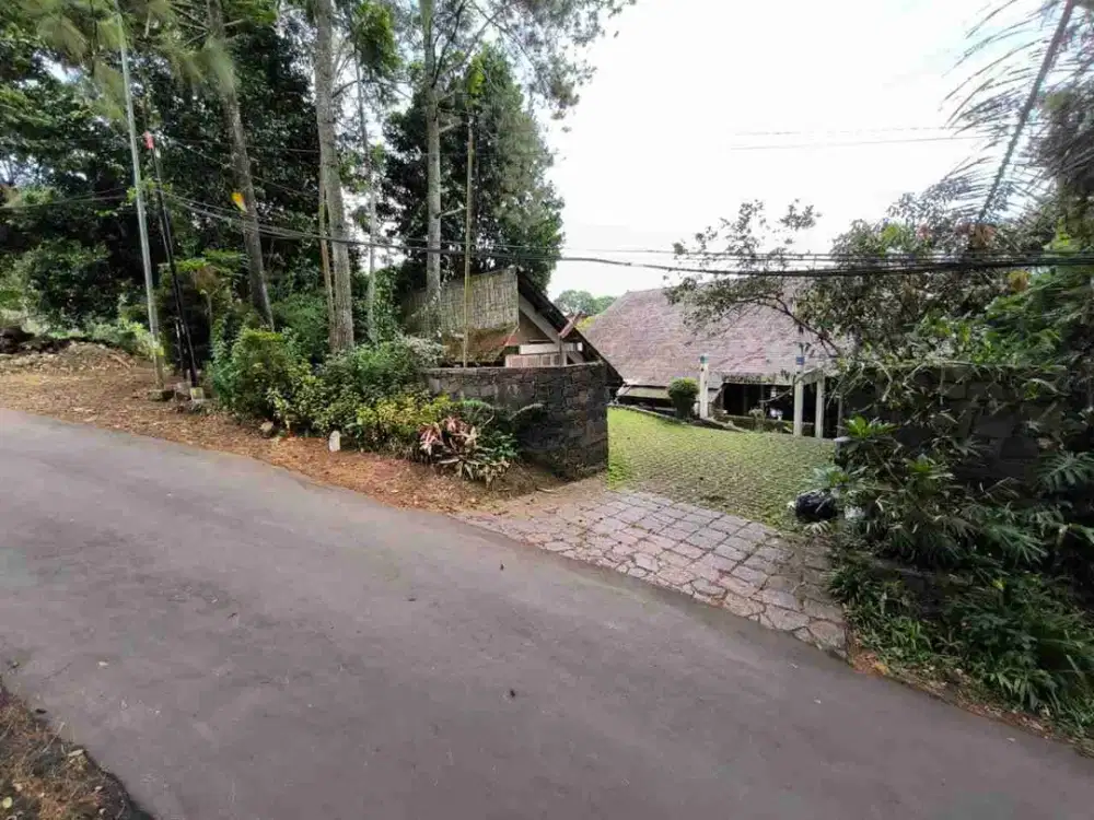 Dijual rumah Hitung Tanah sangat Luas  Di Bukit Pakar Dago view kota Bandung