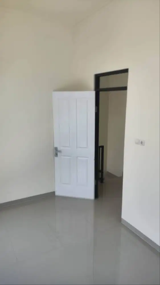 Disewakan Rumah Baru 2 Lantai Di GLand Ciwastra Bandung