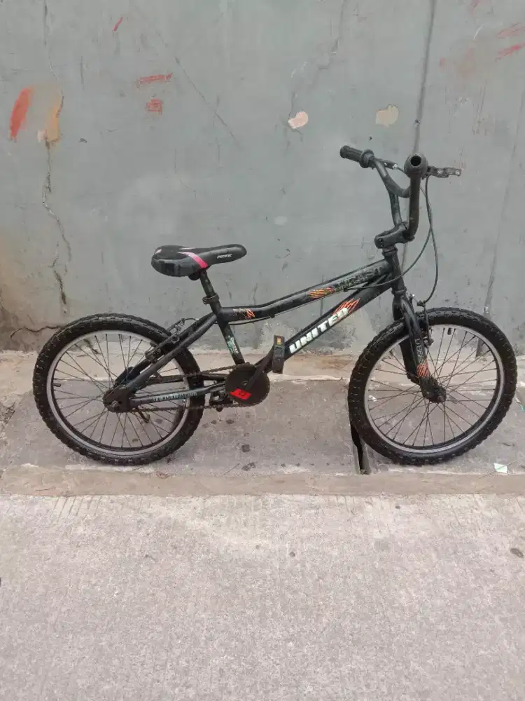 Jual sepeda BMX merk UNITED UK 20