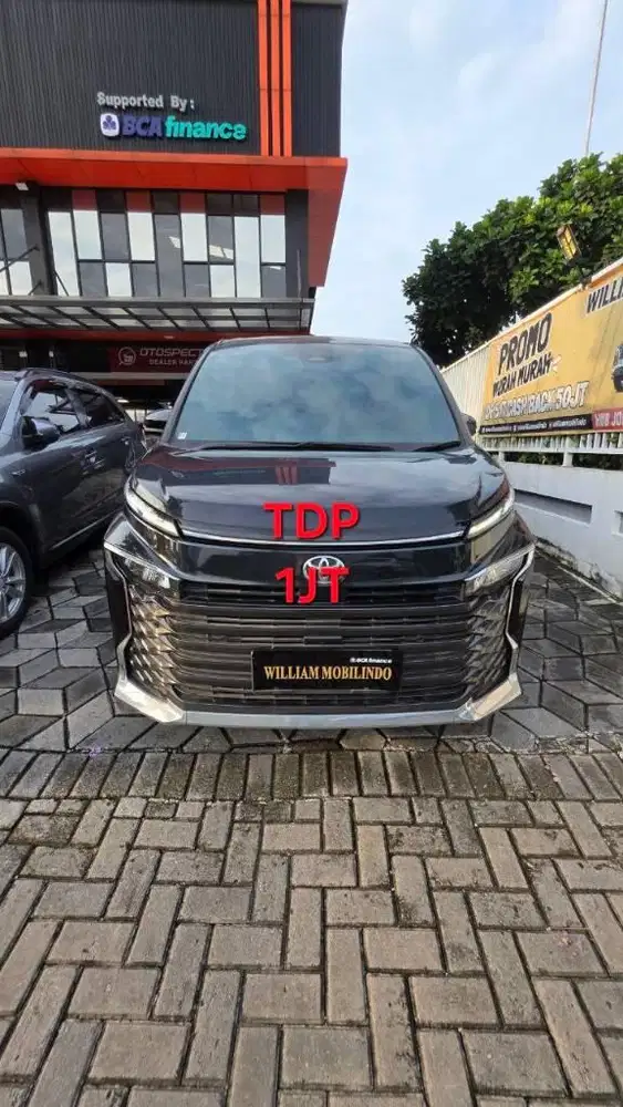 Toyota Voxy 2.0 Matic Tahun 2022 Kondisi Mulus Terawat Istimewa