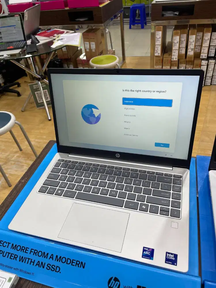 Laptop kantoran dan mahasiswa HP 14 EP1188TU Intel Core Ultra 5