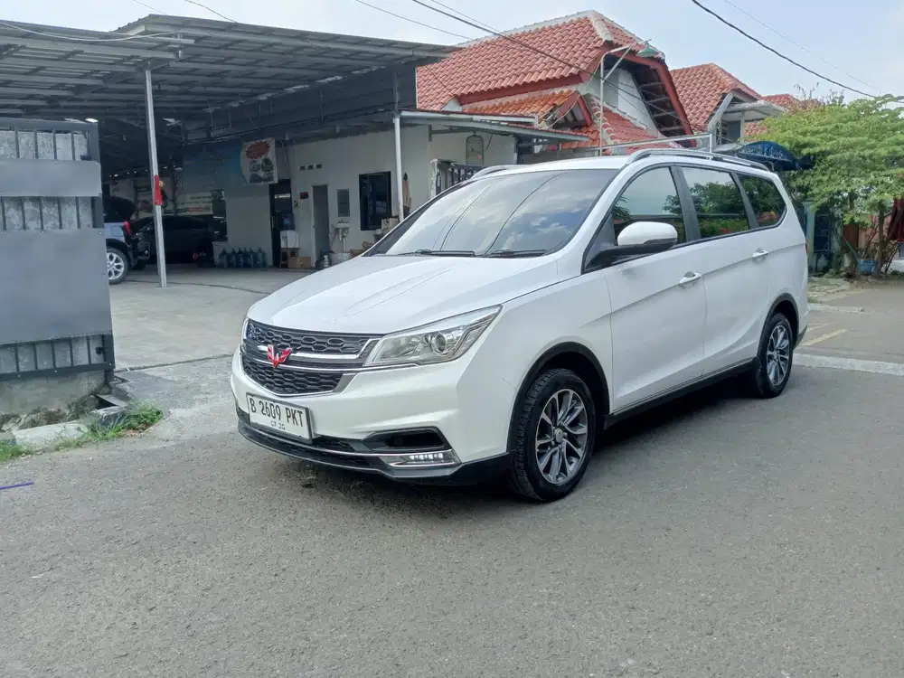 Dp 9 juta. Wuling Cortez 1.5 AT