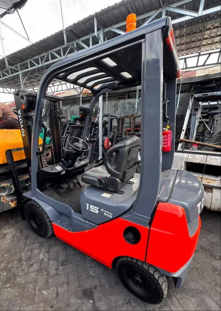 READY FORKLIFT TOYOTA 1.5 TON MAST 3 METER LANGSUNG PEMILIK