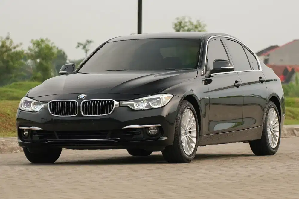 Collector's Item! BMW 320i Luxury 2019 Digital Speedo 520i c200 x1