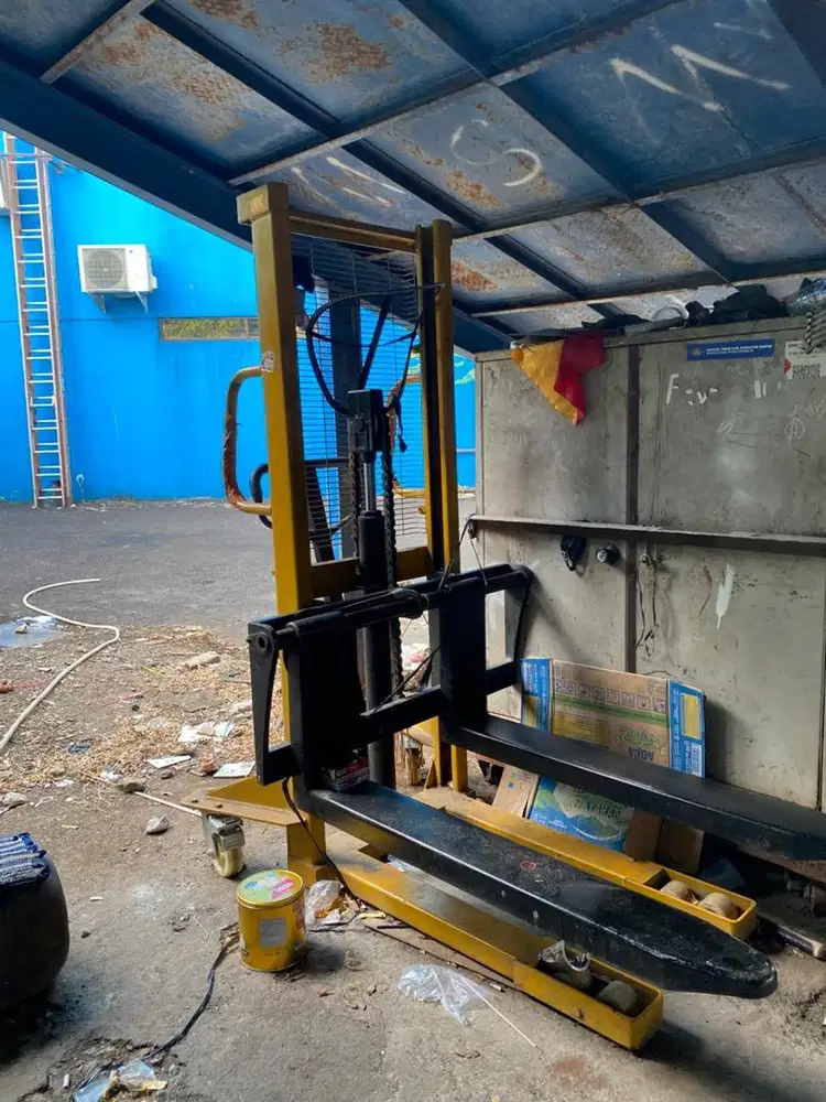 Krisbow Hand Stacker Manual
