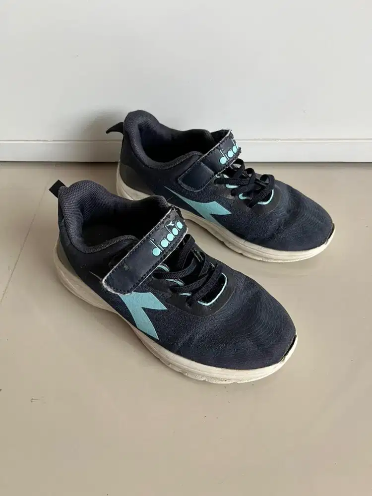 Sepatu anak Diadora Original