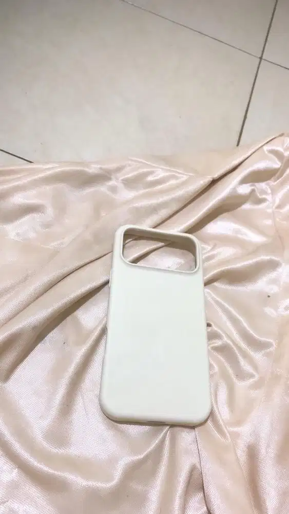 casing case iphone 17 promax sillicone warna putih