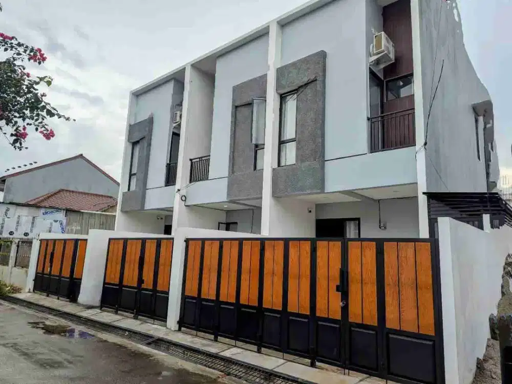 Rumah baru 2 lantai Dp 0%